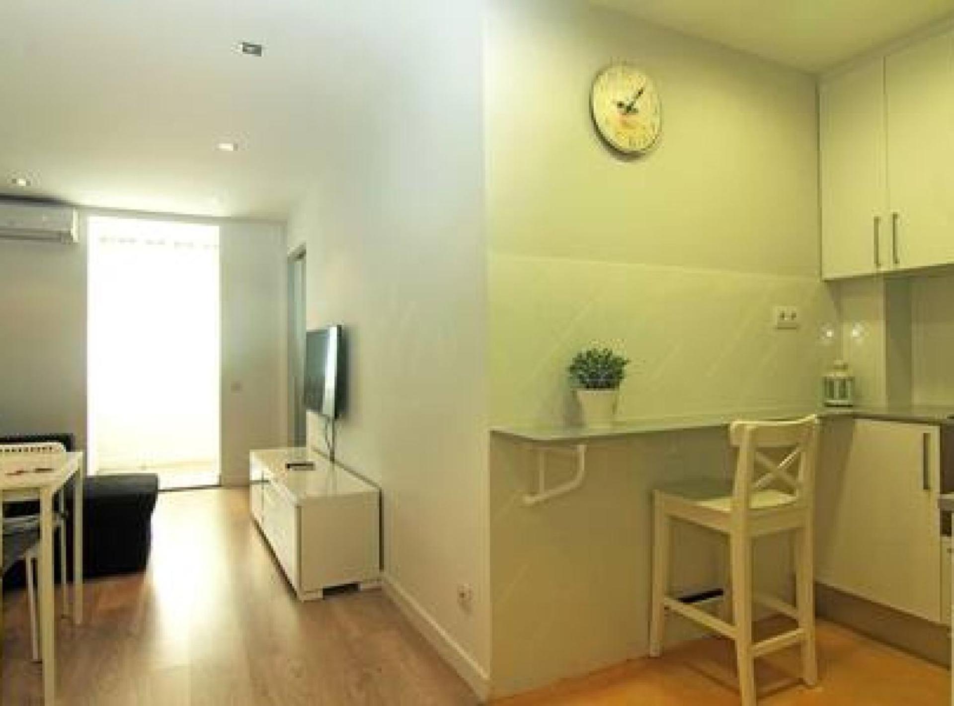 Miquel Angel - Apartment In Sants Large Community Terrace Barcelona